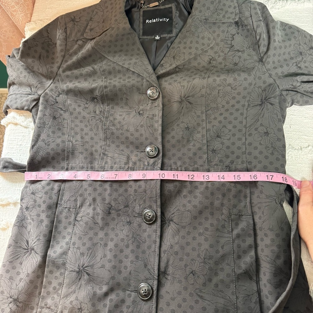 Relativity Polka Dot Hibiscus Floral Black Print Gray Trench Coat Size Small - Picture 13 of 15